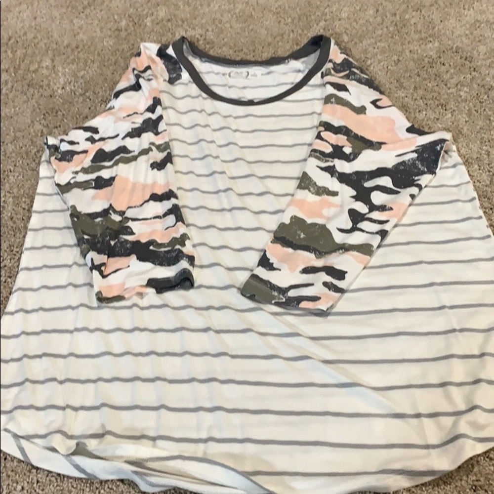 BNWOT Maurices baseball tee